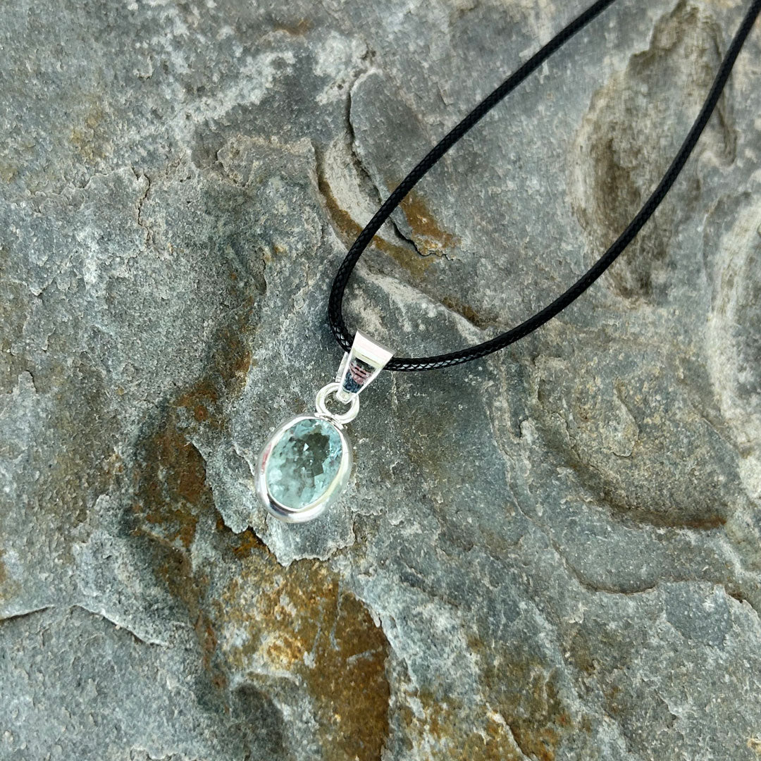 Aquamarine set in Sterling Silver: Stone of courage and calm