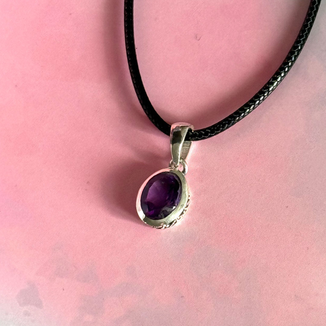 Amethyst and Sterling Silver Oval necklace