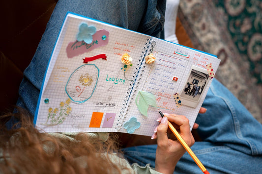 100 Journal Prompts to Inspire Reflection, Growth & Clarity