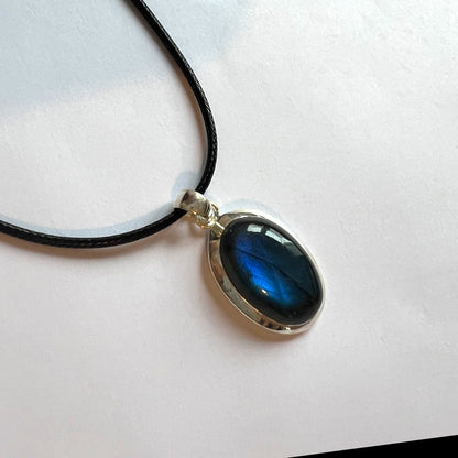 Handcrafted Sterling Silver Labradorite Pendant