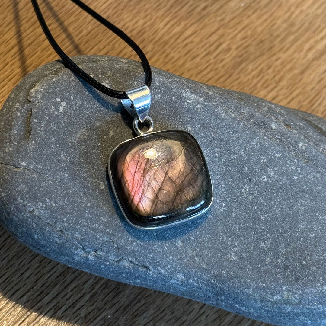 Handcrafted Labradorite Necklace