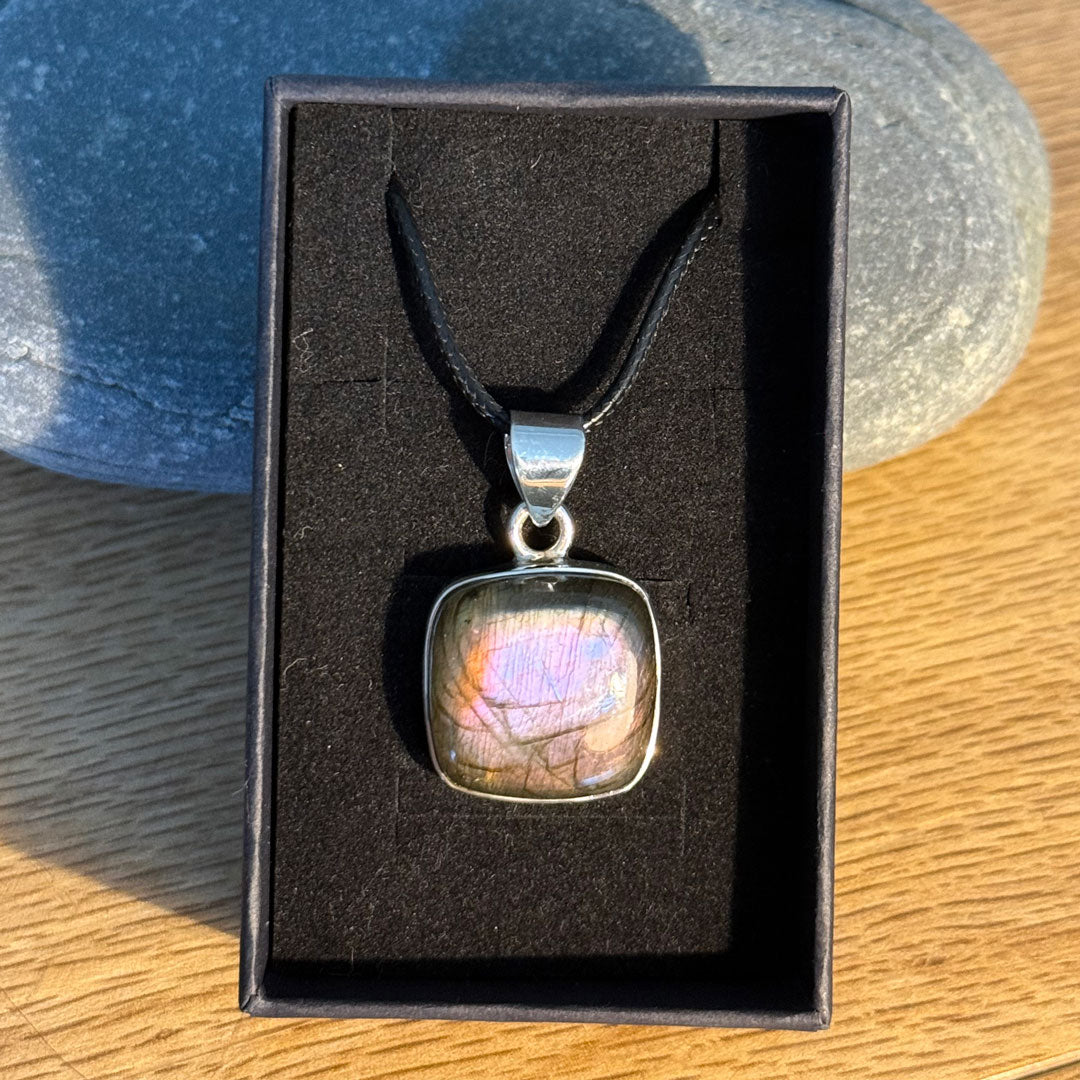 Handcrafted Labradorite Necklace