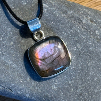 Handcrafted Labradorite Necklace