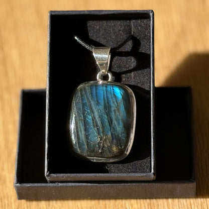 Handcrafted Labradorite Necklace