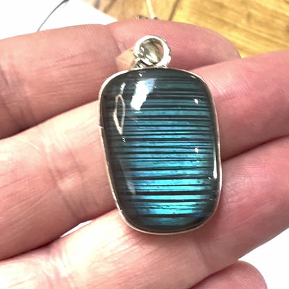 Handcrafted Sterling Silver Labradorite Pendant